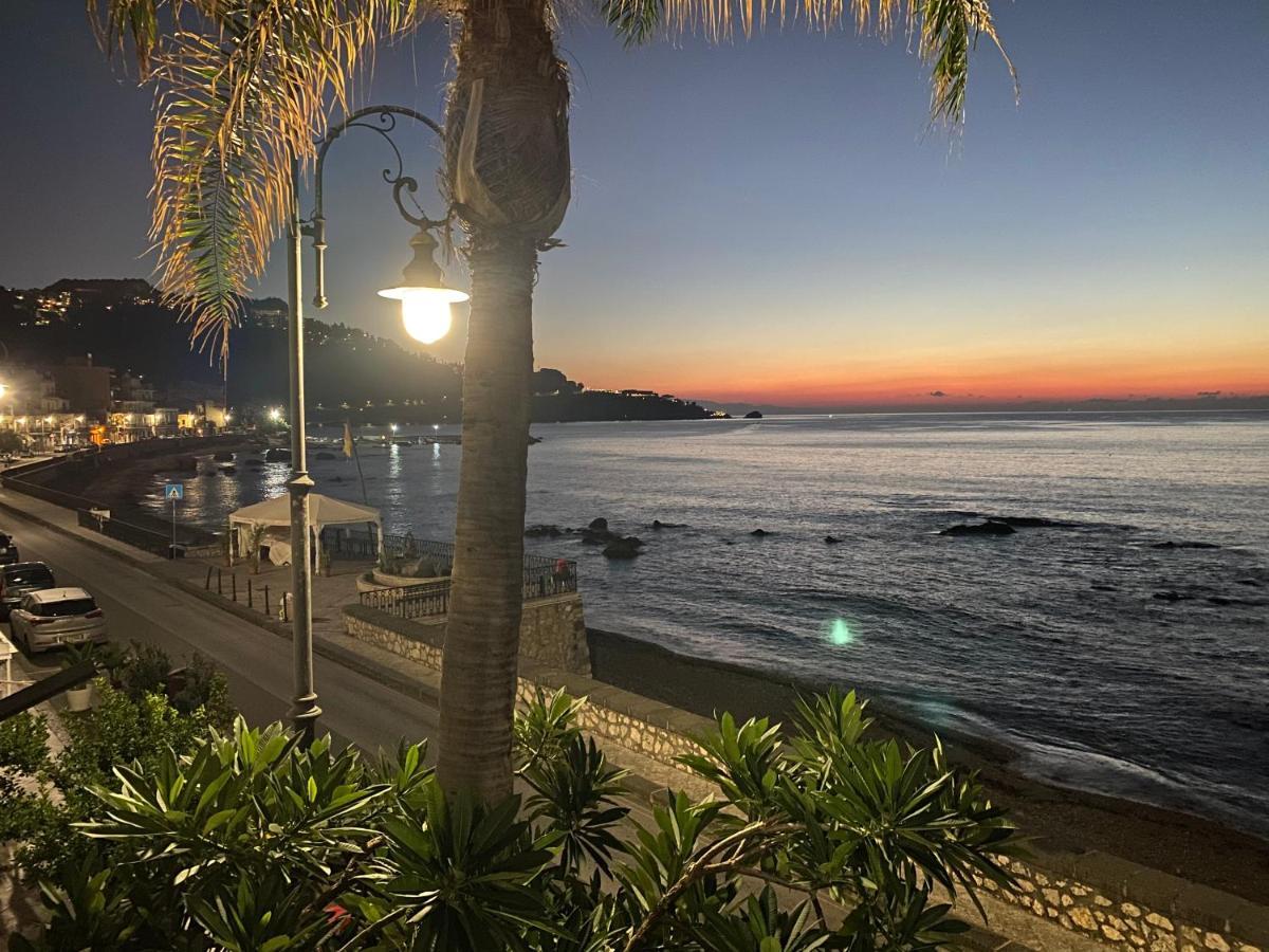 Casa Nicole Fronte Mare Villa Giardini Naxos Ngoại thất bức ảnh